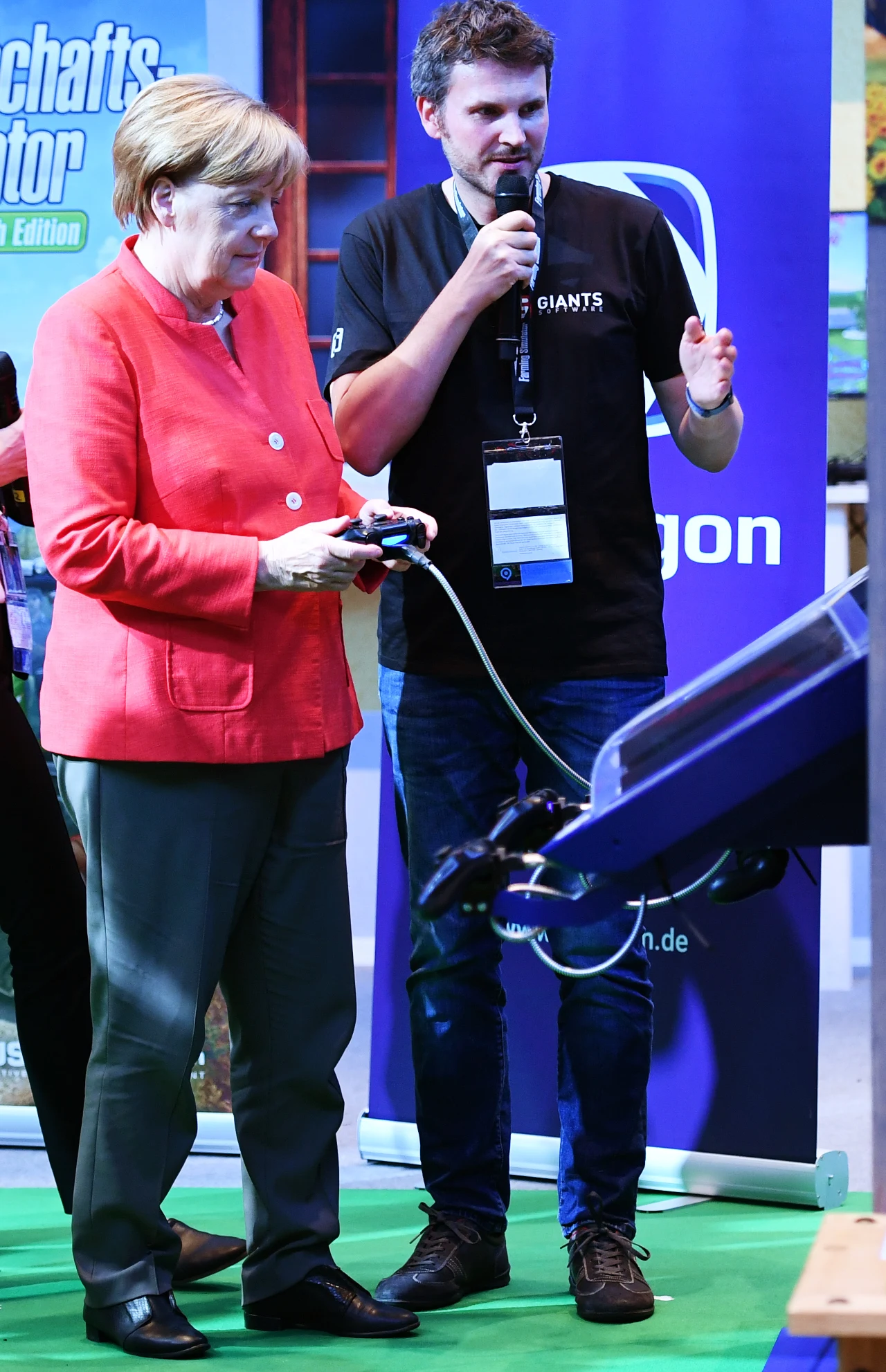 Wizyta Angeli Merkel na targach Gamescom 2017