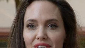 Angelina Jolie pozuje z dziećmi