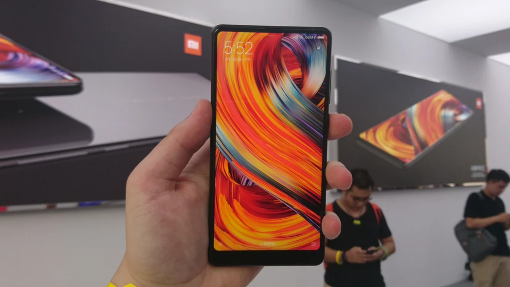 Xiaomi Mi Mix 2 - zdjęcie z pekińskiej premiery. Ten supersmartfon może nieźle namieszać na rynku