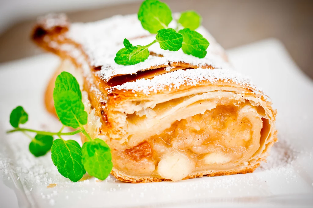 Strudel z jabłakami Strudel z jabłakami