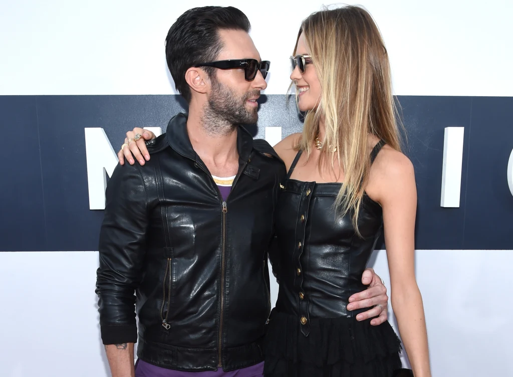 Adam Levine i Behati Prinsloo