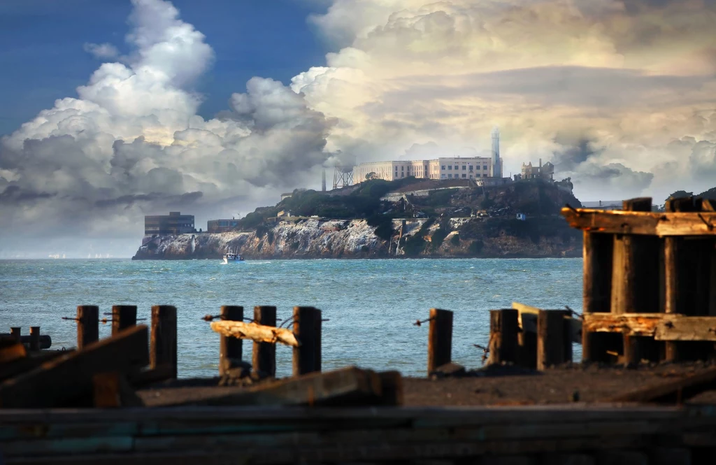 Przez lata Alcatraz uchodziło za najbardziej strzeżone więzienie świata Przez lata Alcatraz uchodziło za najbardziej strzeżone więzienie świata