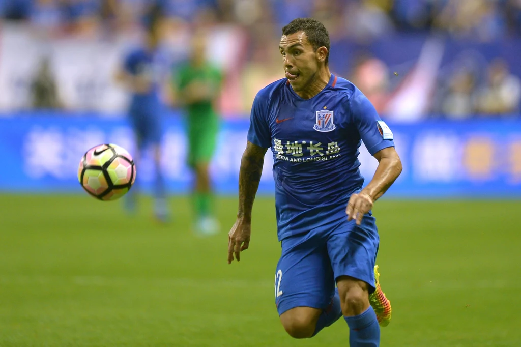 Tevez, pomimo bajońskich zarobki, nie zawojował chińskiej Super Ligi Tevez, pomimo bajońskich zarobki, nie zawojował chińskiej Super Ligi