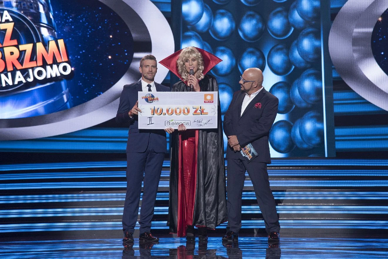 Natomiast zwycięzcą drugiego odcinka został Marcel Sabat. Czek na 10 tysięcy złotych przekazał Bartoszowi Saranowi, podopiecznemu Fundacji "Zdążyć z pomocą".