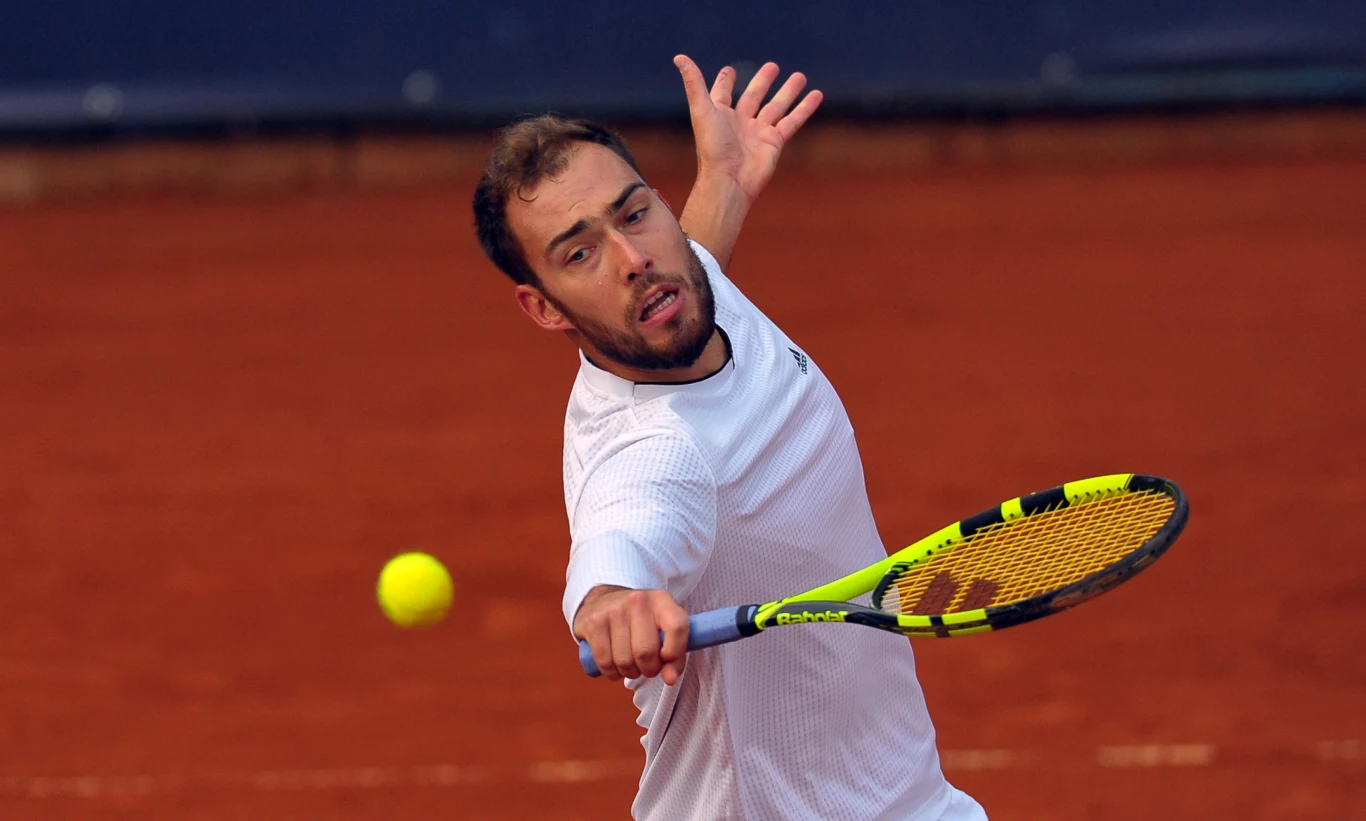 Jerzy Janowicz w meczu z Florianem Mayerem z Niemiec Jerzy Janowicz w meczu z Florianem Mayerem z Niemiec