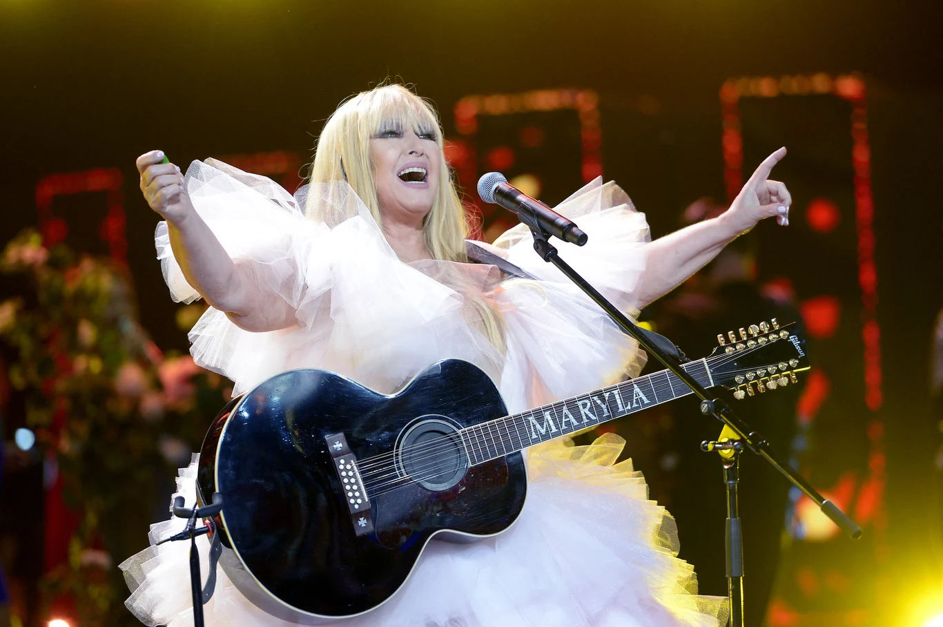 Jubileuszowy koncert Maryli Rodowicz "Wariatka tańczy - 50 lat na scenie" otworzył 54. Krajowy Festiwal Polskiej Piosenki w Opolu. Jubileuszowy koncert Maryli Rodowicz "Wariatka tańczy - 50 lat na scenie" otworzył 54. Krajowy Festiwal Polskiej Piosenki w Opolu.