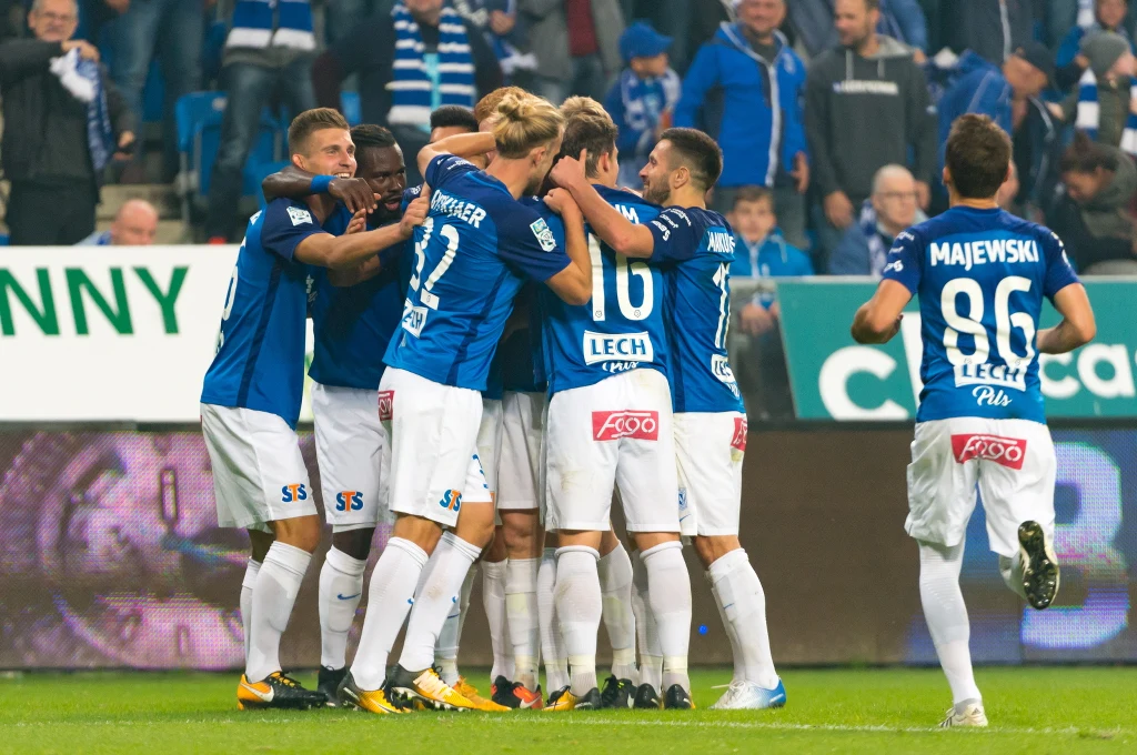 Piłkarze Lecha Poznań cieszą się ze zdobytej bramki Piłkarze Lecha Poznań cieszą się ze zdobytej bramki