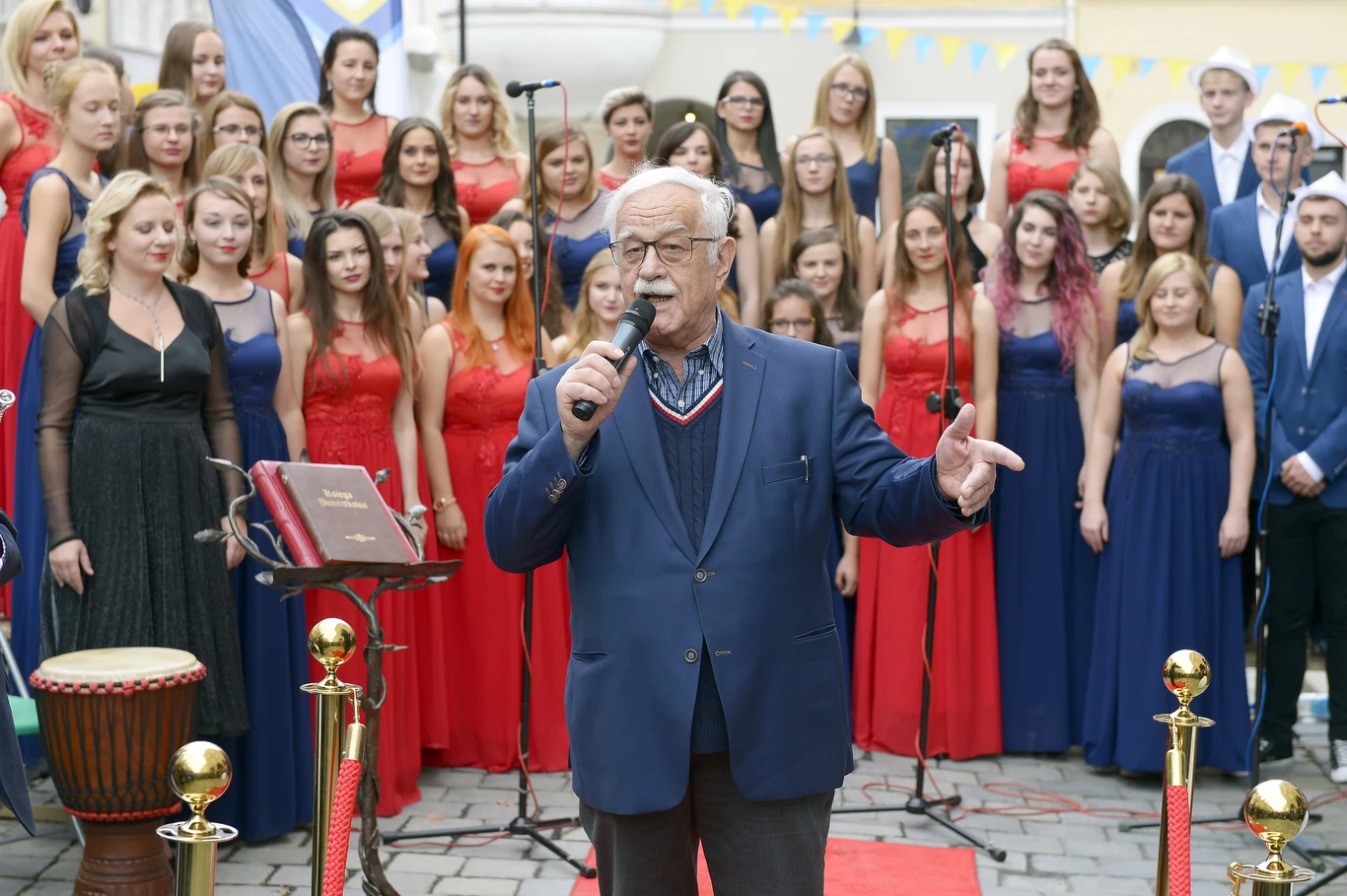 15 września 2017 r. Jan Pietrzak odsłonił swoją gwiazdę w Alei Gwiazd Polskiej Piosenki w Opolu.