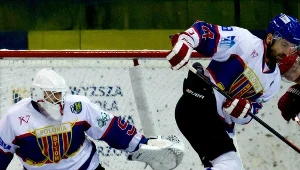 Hokeiści Tempish Polonii Bytom - Matej Cunik oraz bramkarz Ondrej Raszka