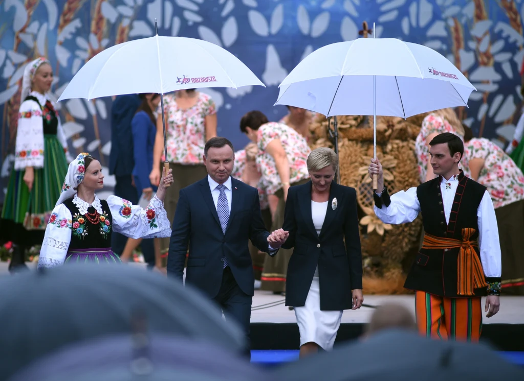 Para prezydencka na dożynkach Para prezydencka na dożynkach