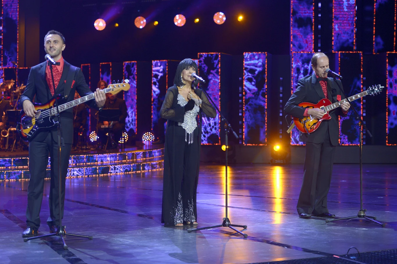 Dowodzony przez Izabelę Skrybant-Dziewiątkowską zespół wykonał swój największy przebój "Pamelo żegnaj".