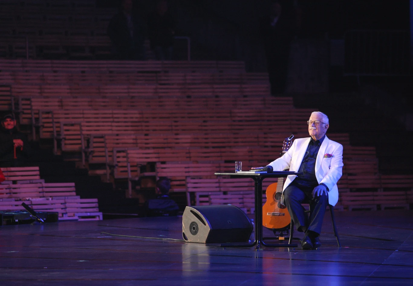 Niemal pusta widownia na benefisie Pietrzaka