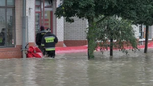 Zalane ulice w okolicy rzeki Kumieli w Elblągu