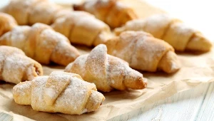 Zrób od razu dwie porcje. Te kruche rogaliki ekspresowo znikną z talerza