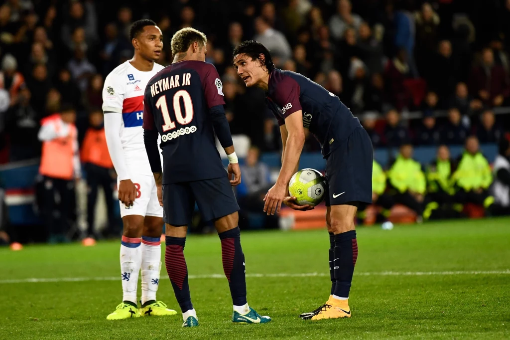 Neymar i Edinson Cavani pokłócili się podczas meczu z Olympique Lyon