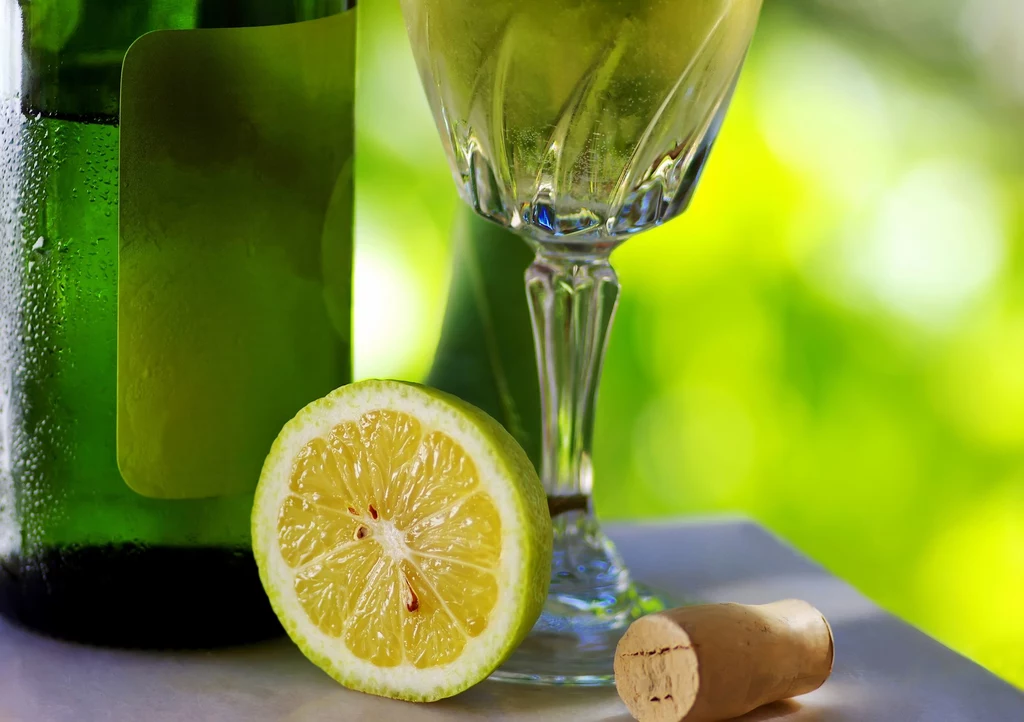 Zielone wino produkuje się z bardzo młodych winogron