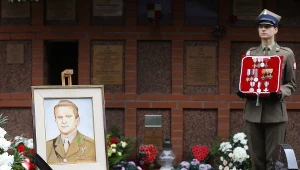Uroczystość złożenia prochów generała w Kwaterze Żołnierzy Polskich Sił Zbrojnych na Zachodzie na Cmentarzu Wojskowym na Powązkach