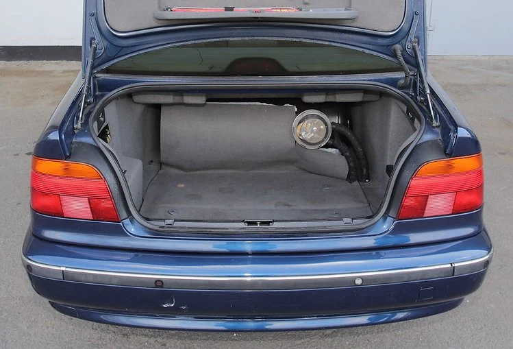 BMW 540i V8 E39