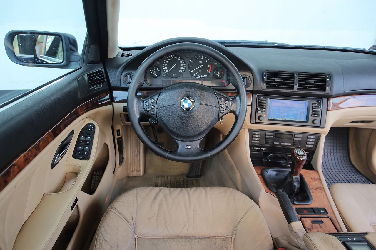 BMW 540i V8 E39