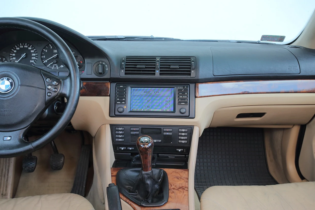 BMW 540i V8 E39