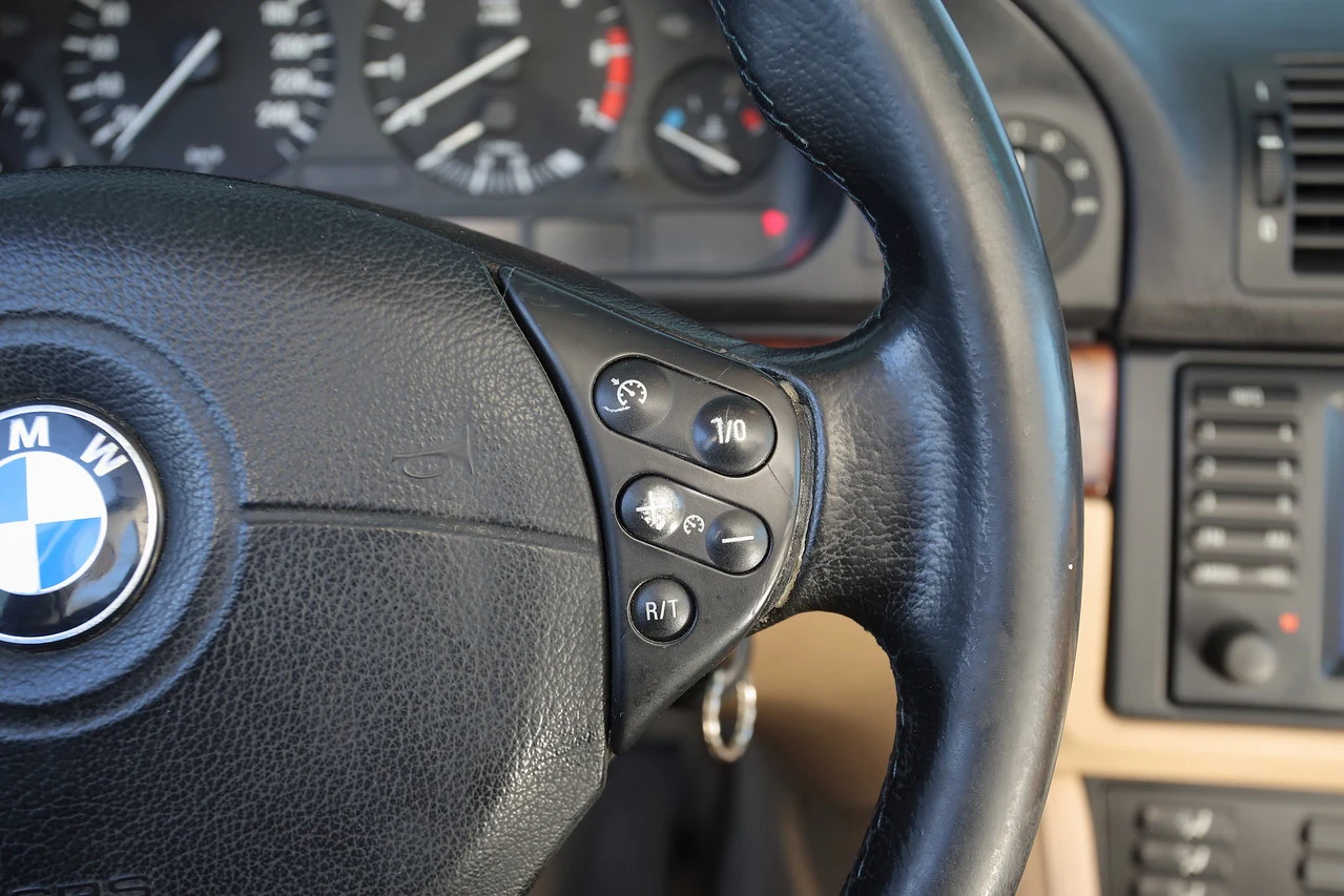 BMW 540i V8 E39