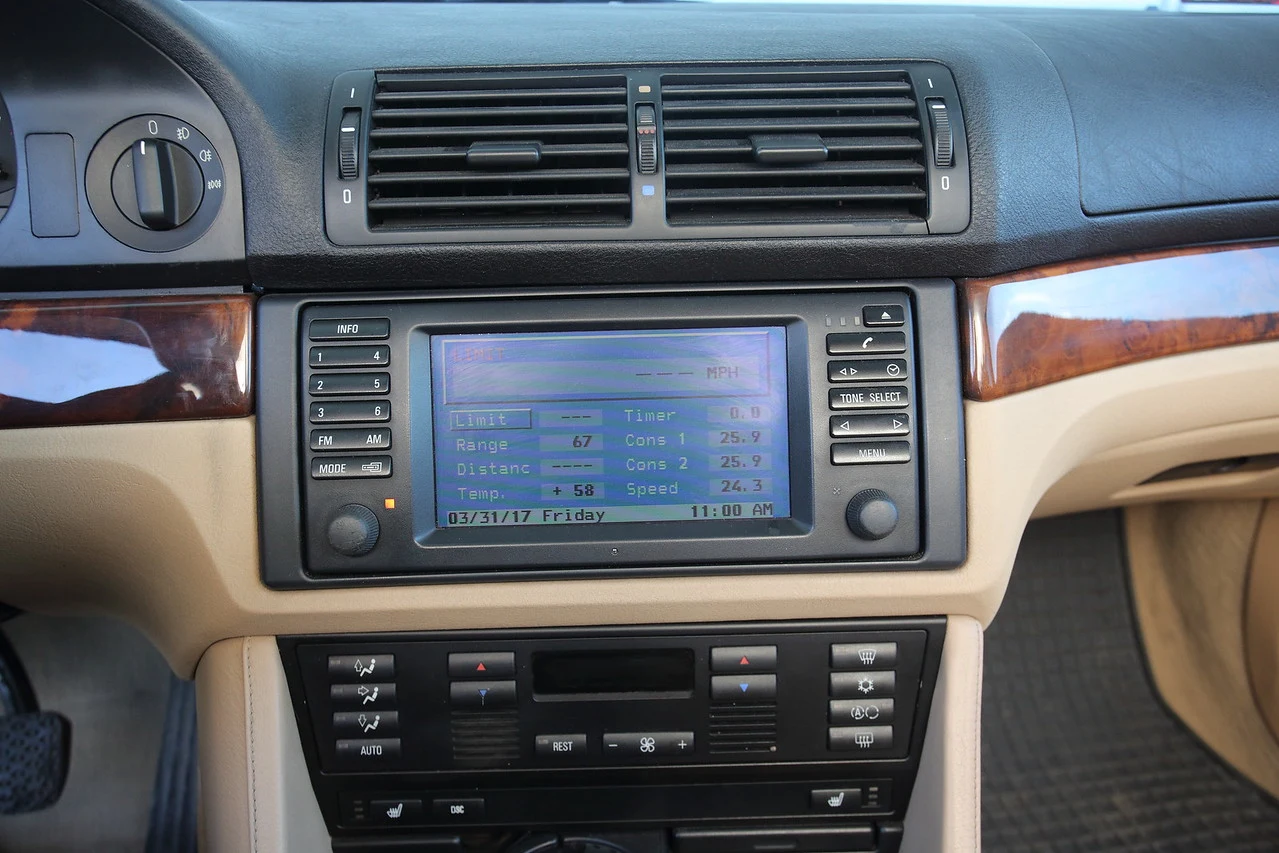 BMW 540i V8 E39