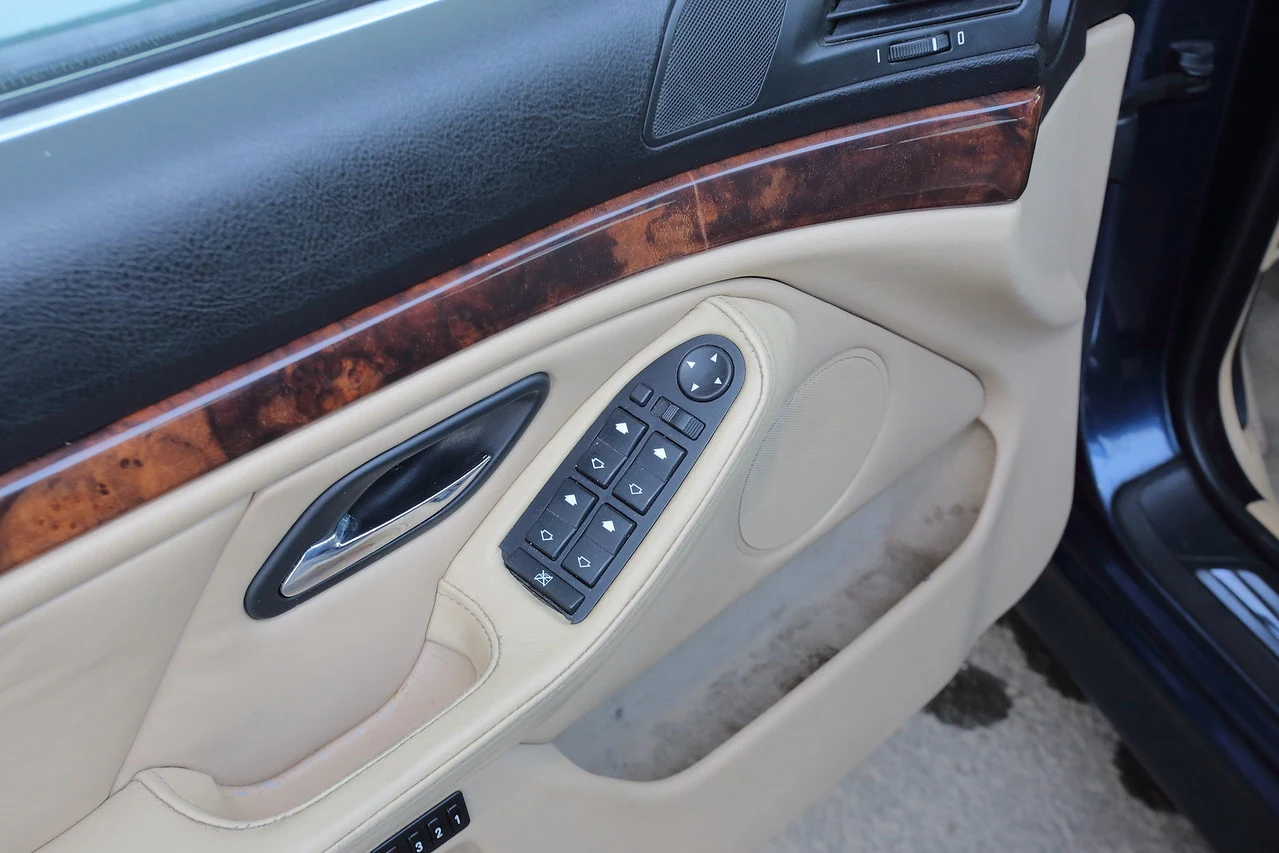 BMW 540i V8 E39