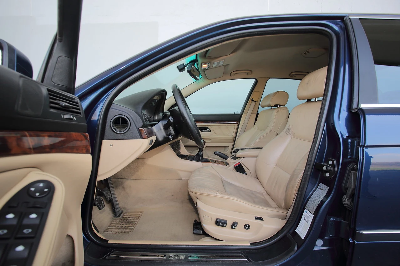 BMW 540i V8 E39