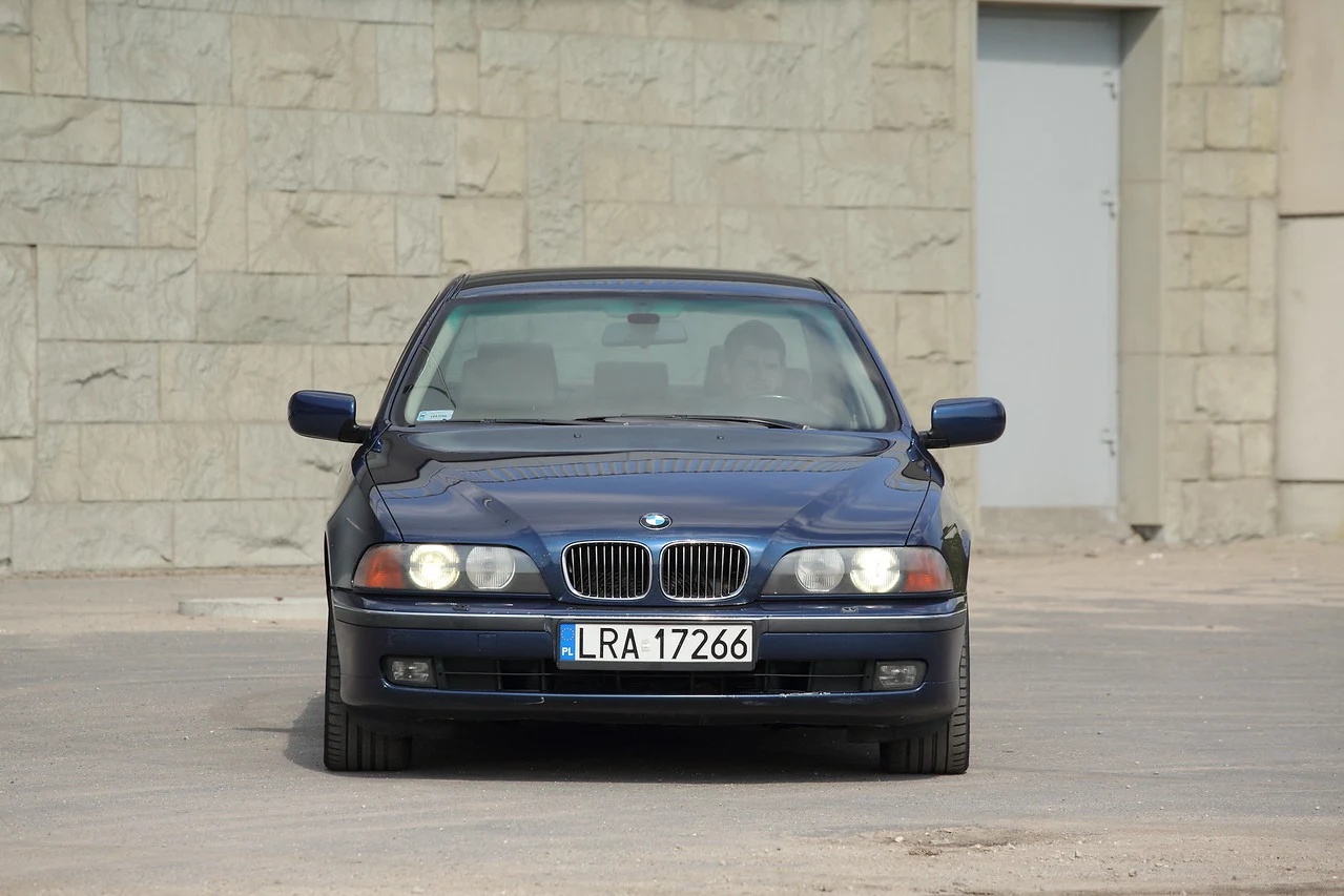 BMW 540i V8 E39