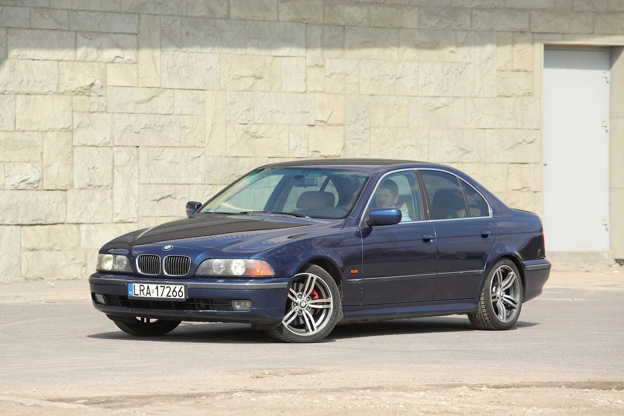 BMW 540i V8 E39