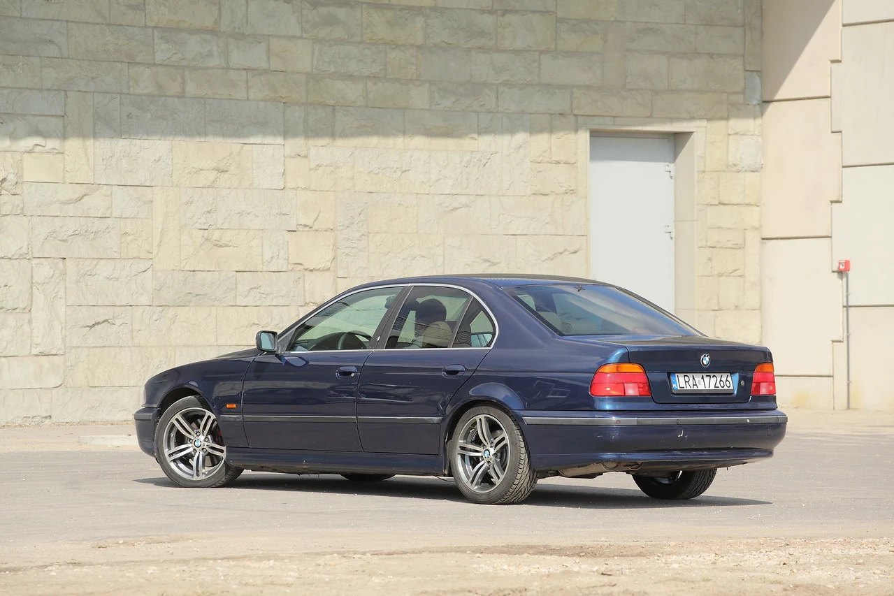 BMW 540i V8 E39