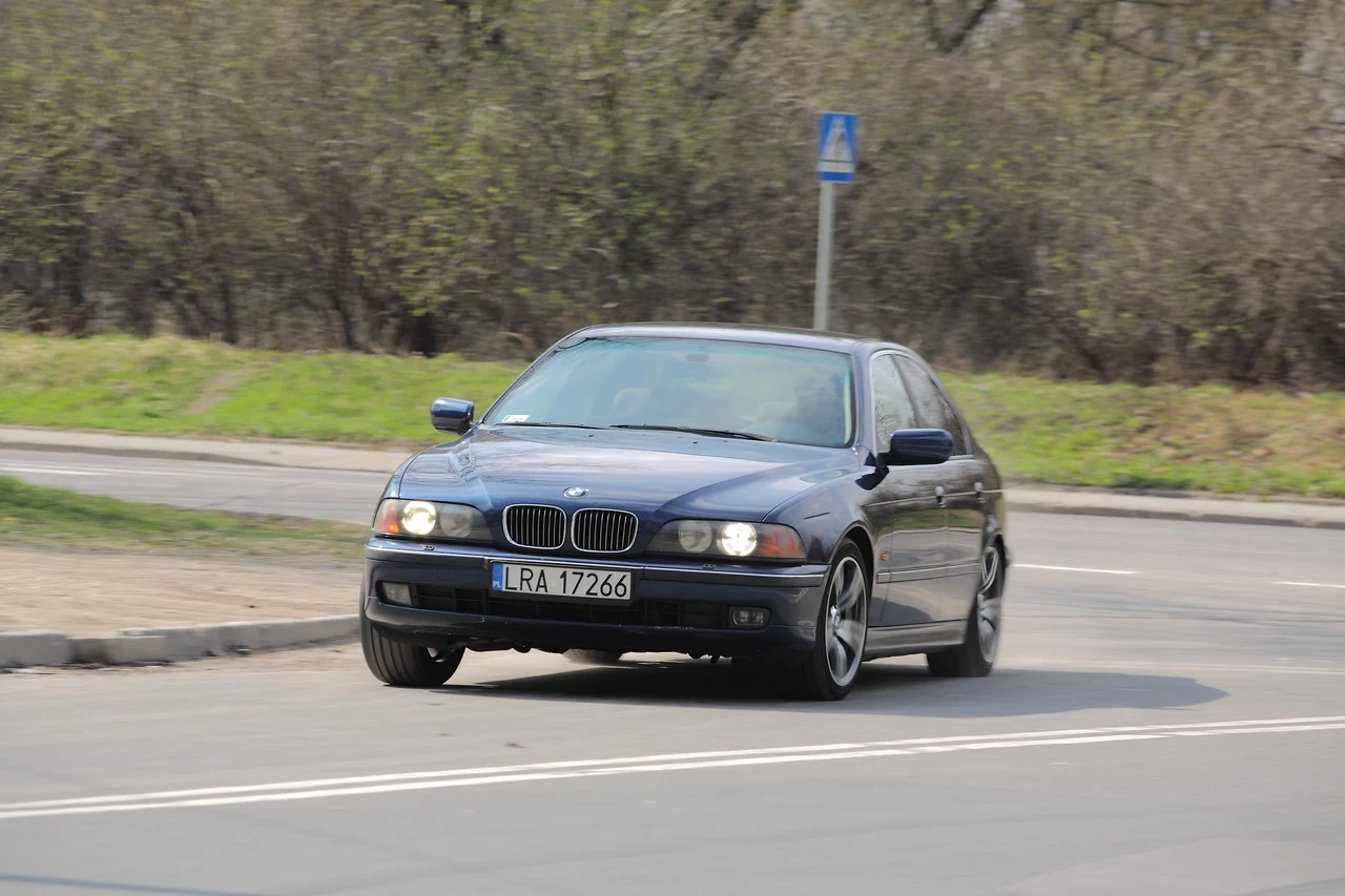 BMW 540i V8 E39