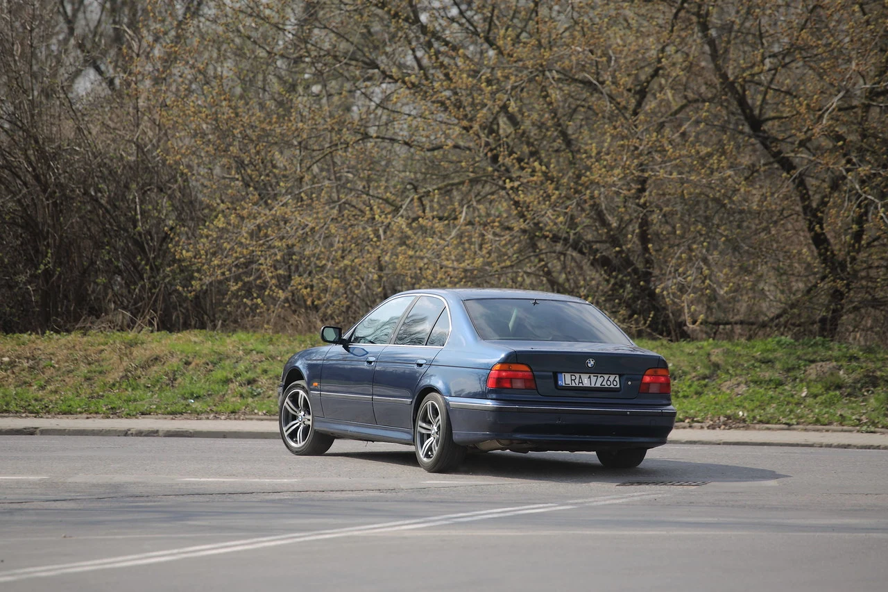 BMW 540i V8 E39