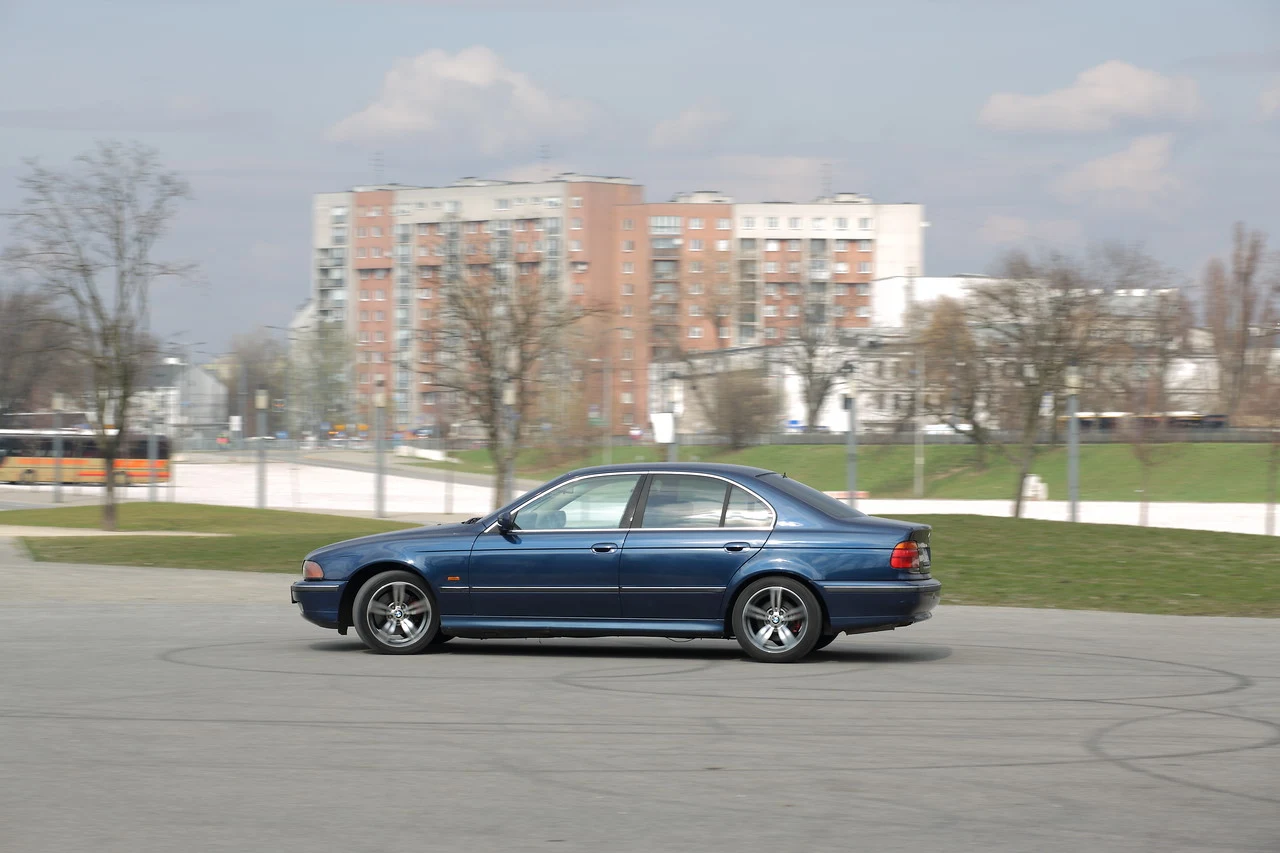 BMW 540i V8 E39