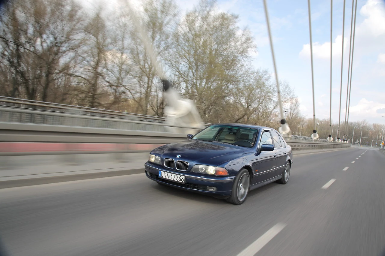 BMW 540i V8 E39