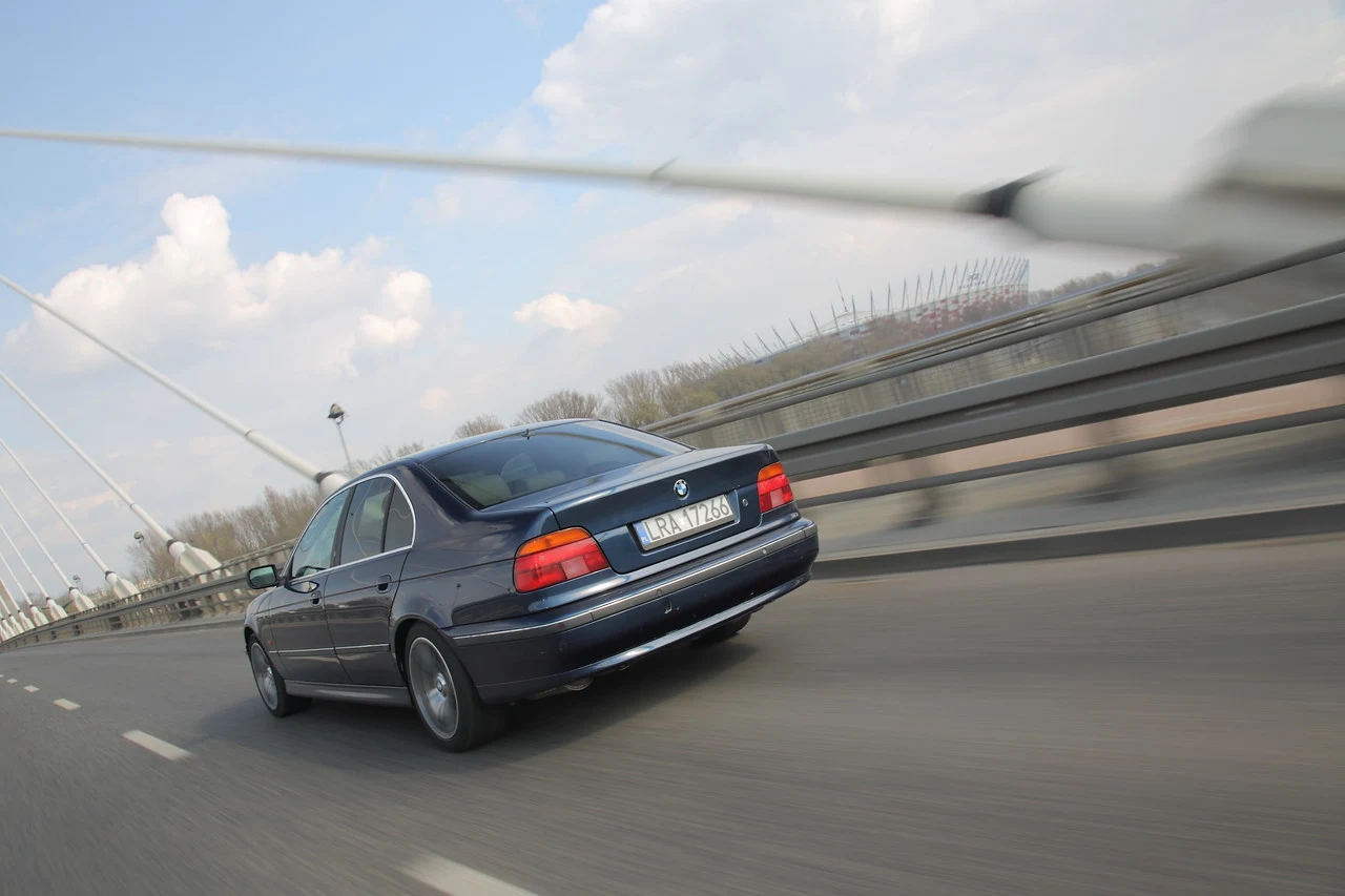 BMW 540i V8 E39