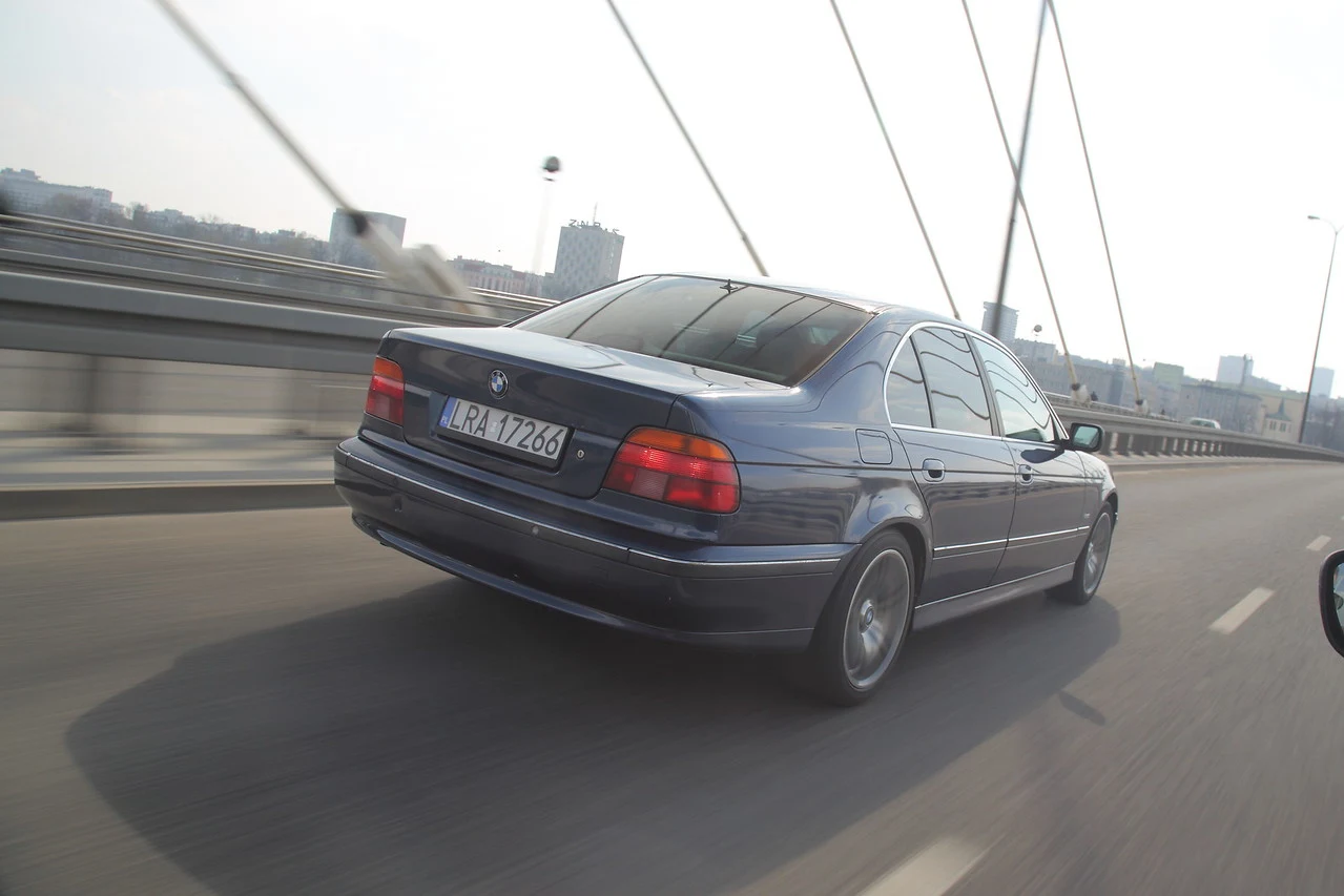 BMW 540i V8 E39