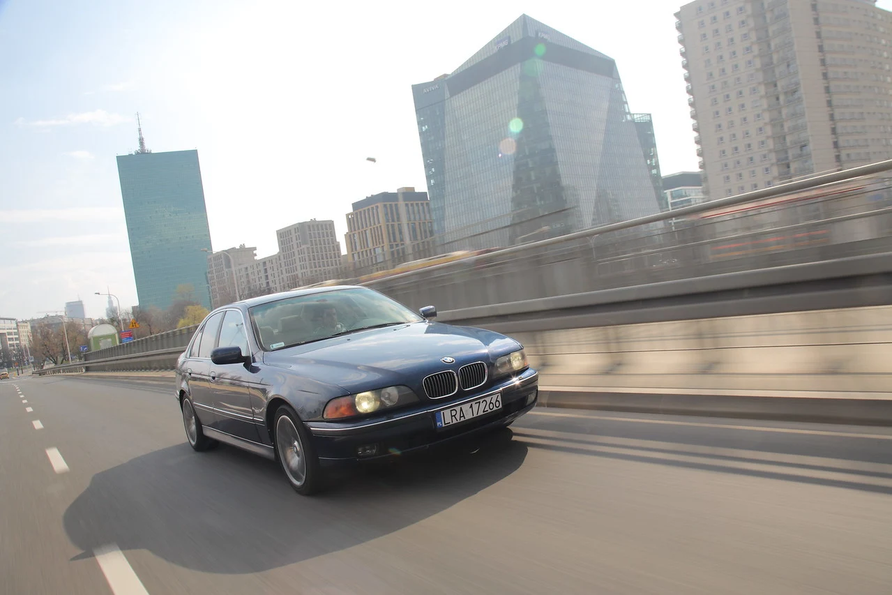 BMW 540i V8 E39