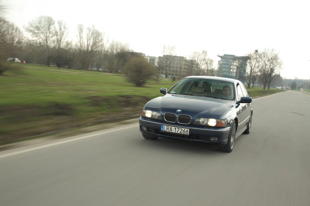 BMW 540i V8 E39