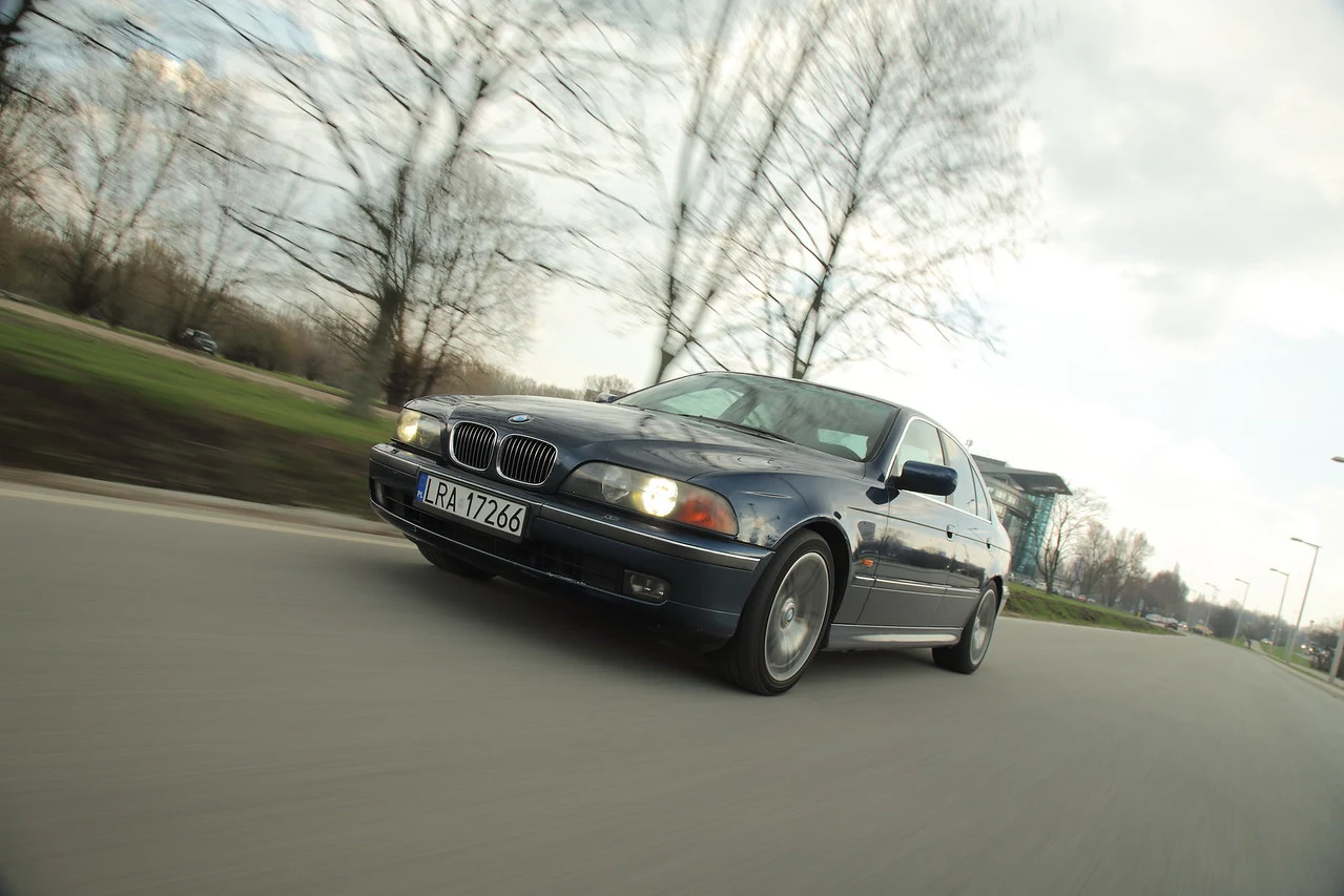 BMW 540i V8 E39