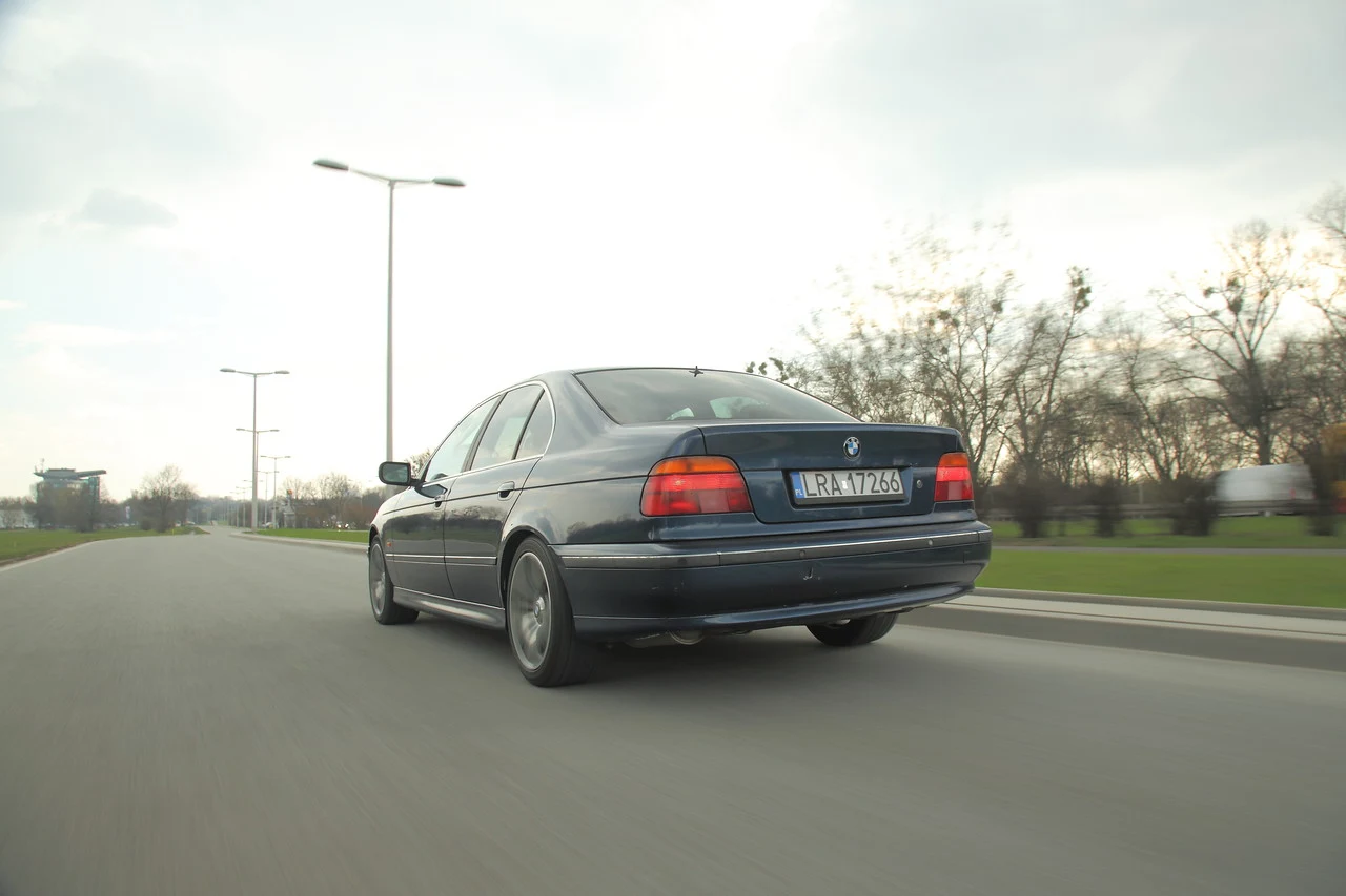 BMW 540i V8 E39