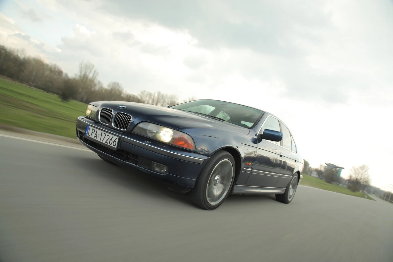 BMW 540i V8 E39