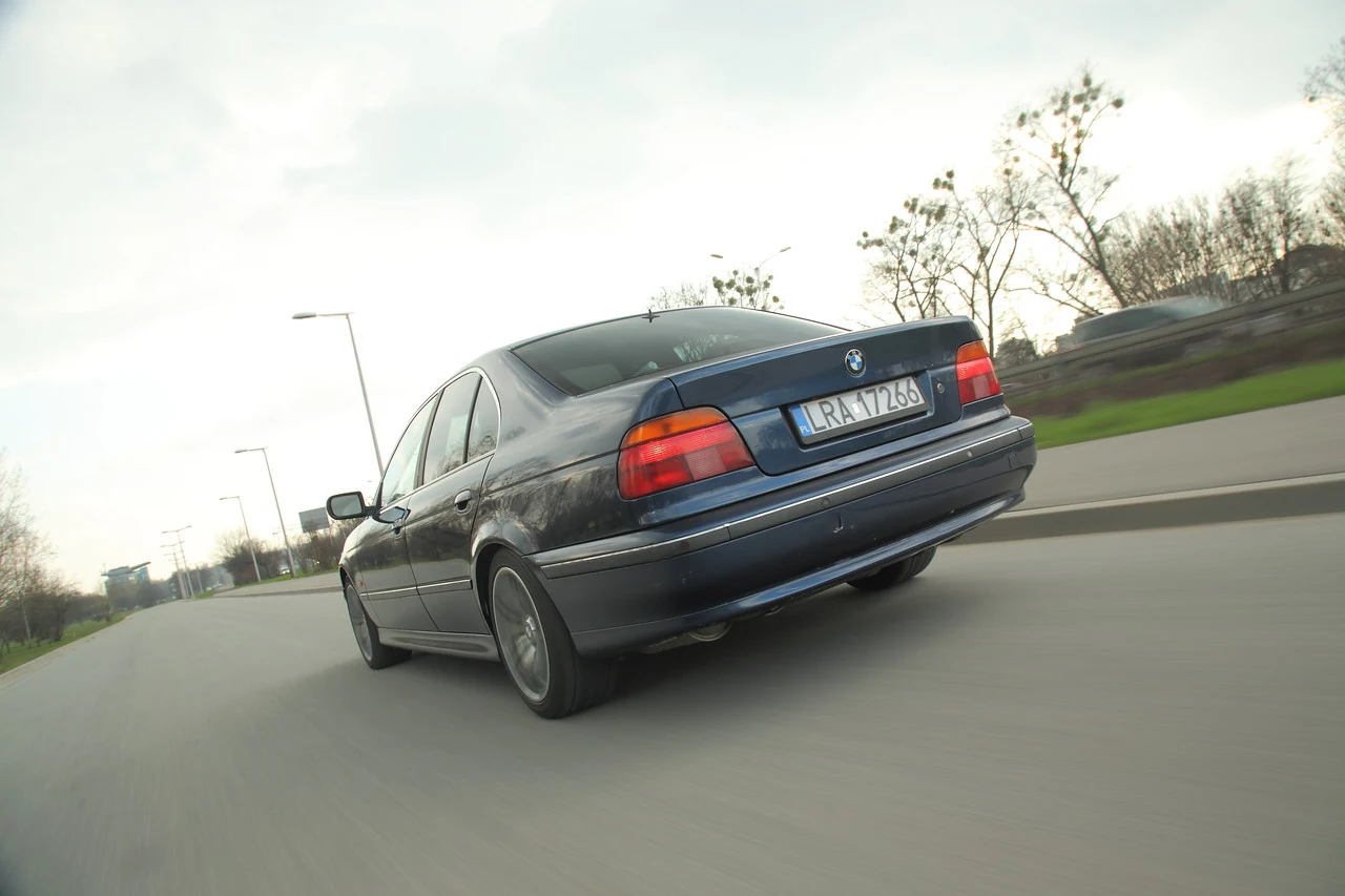 BMW 540i V8 E39