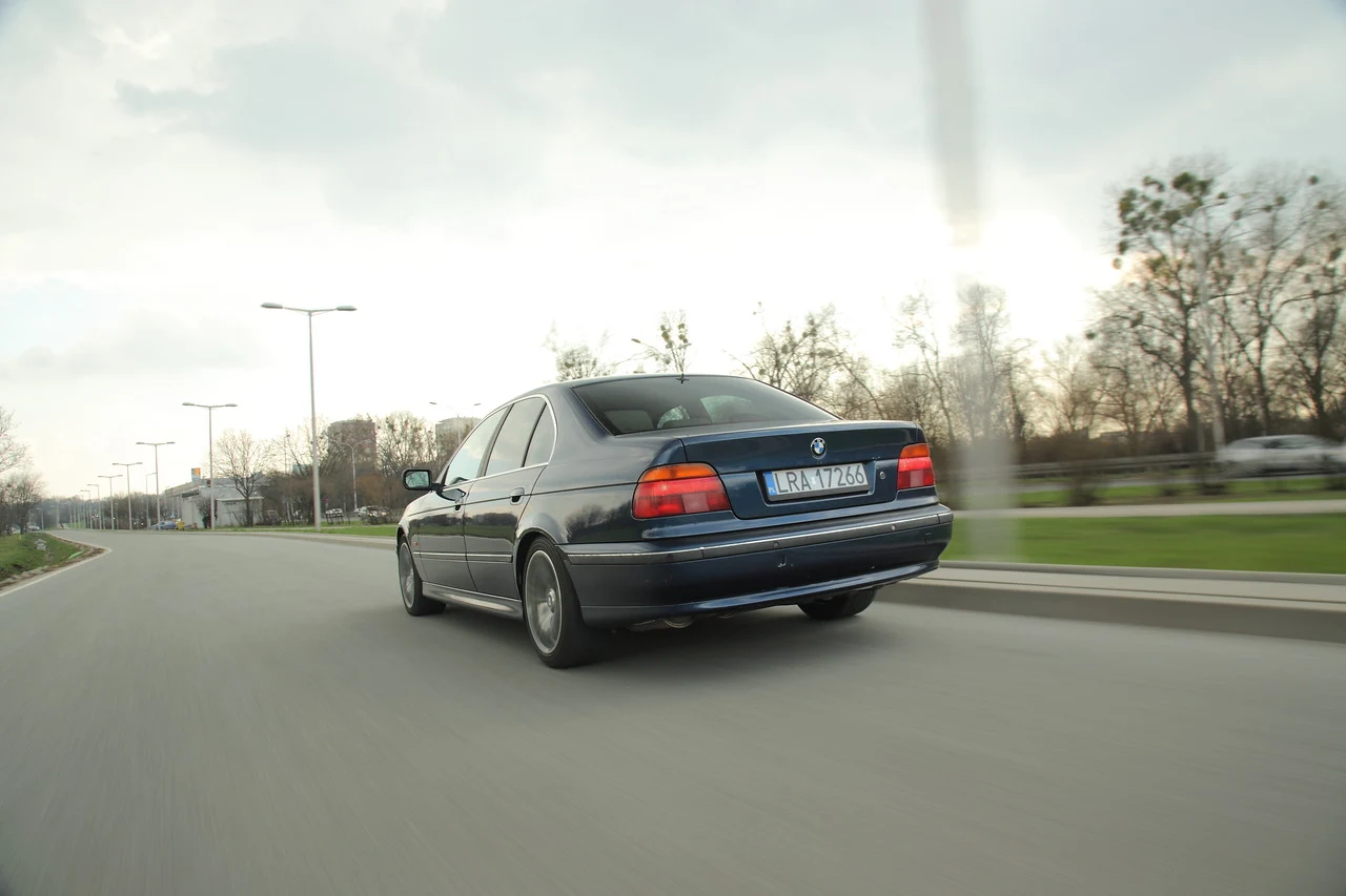 BMW 540i V8 E39