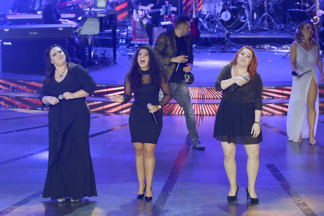 The Chance (Agnieszka Latusek, Magdalena Adamik i Monika Marcol) na Festiwalu w Opolu podczas koncertu "Opole 2017. After Party" (17 września) The Chance (Agnieszka Latusek, Magdalena Adamik i Monika Marcol) na Festiwalu w Opolu podczas koncertu "Opole 2017. After Party" (17 września)