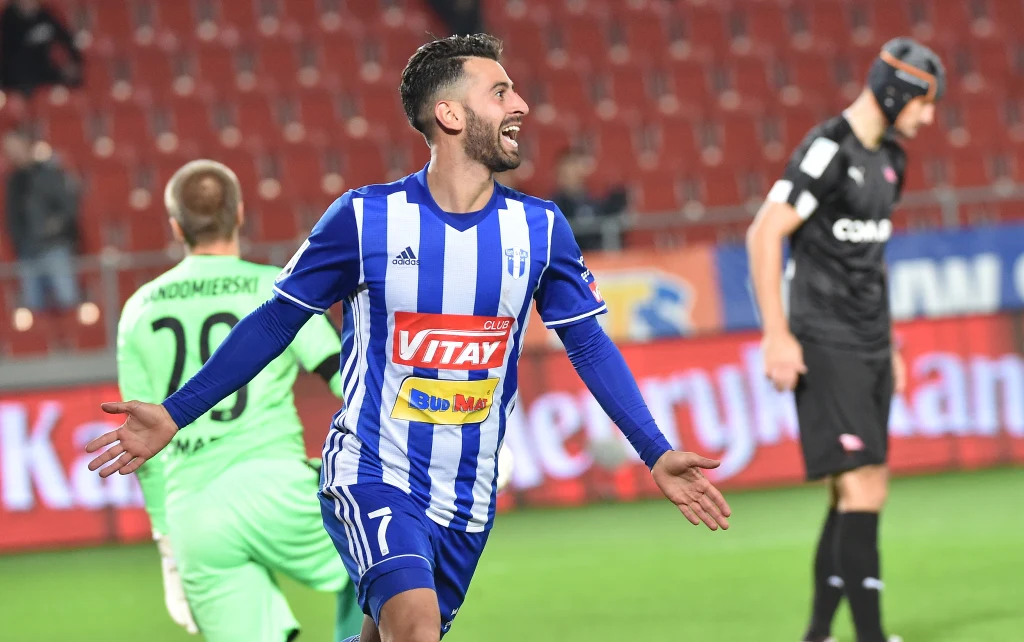 Zawodnik Wisły Płock Cesar Nicolas Varela Batista (C) cieszy się z bramki Zawodnik Wisły Płock Cesar Nicolas Varela Batista (C) cieszy się z bramki