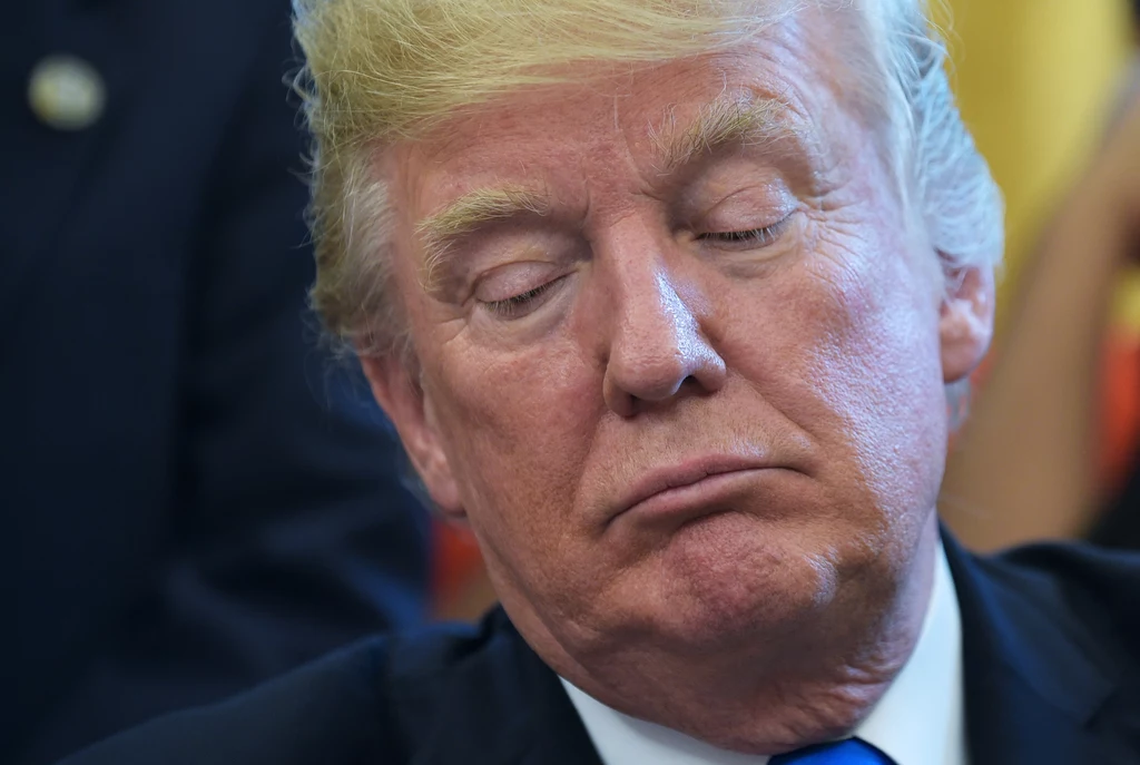 Donald Trump atakował demokratyczną rywalkę Hillary Clinton za korzystanie z prywatnych maili Donald Trump atakował demokratyczną rywalkę Hillary Clinton za korzystanie z prywatnych maili
