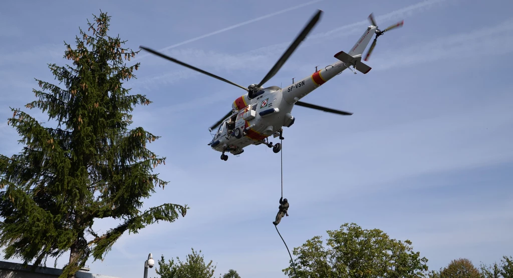 o przerzutu zespołu strzelców wyborowych i grupy szturmowej został wykorzystany śmigłowiec Straży Granicznej W3RM Anakonda