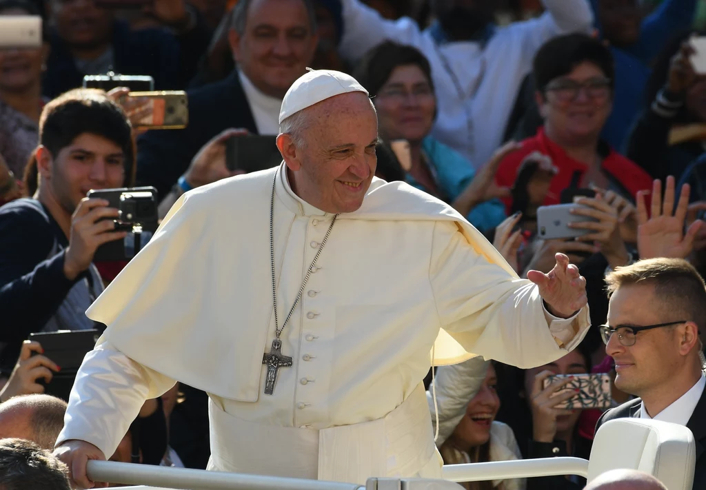 Papież Franciszek podczas środowej audiencji Papież Franciszek podczas środowej audiencji