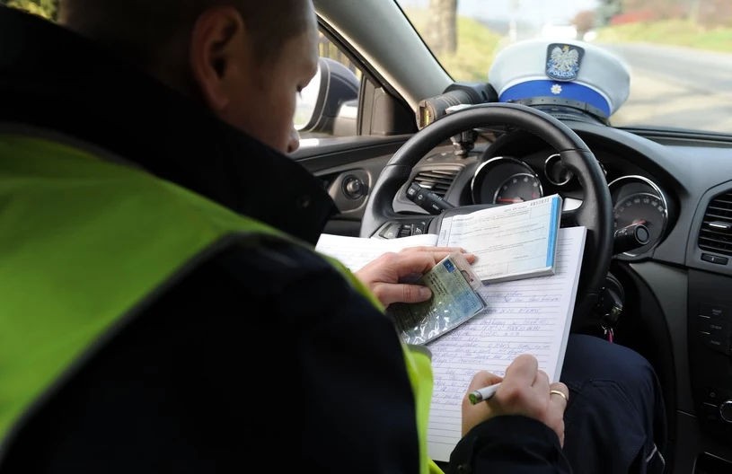 Wystawianie mandatów to nieodłączna część pracy policjanta